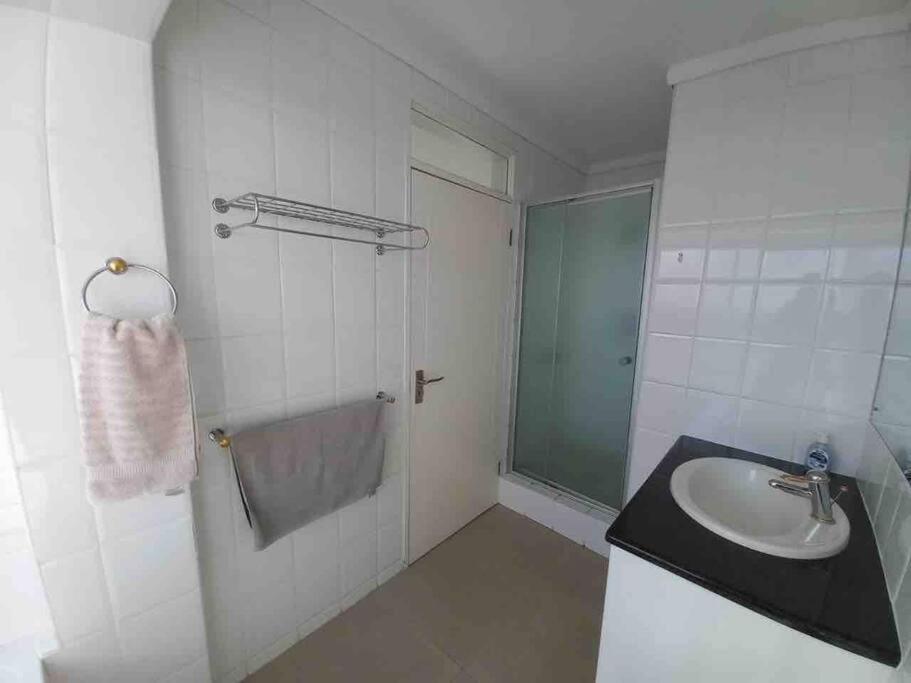 Waterfront - 1 South Quay Lovely Two Bed On Water كنيسنا المظهر الخارجي الصورة