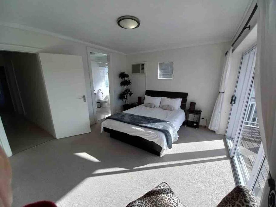 Waterfront - 1 South Quay Lovely Two Bed On Water كنيسنا المظهر الخارجي الصورة