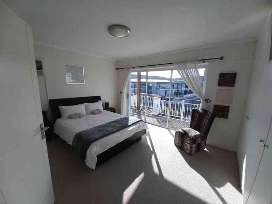 Waterfront - 1 South Quay Lovely Two Bed On Water كنيسنا المظهر الخارجي الصورة