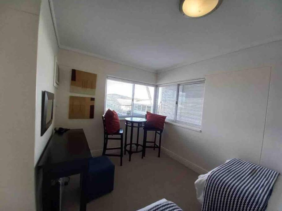 Waterfront - 1 South Quay Lovely Two Bed On Water كنيسنا المظهر الخارجي الصورة