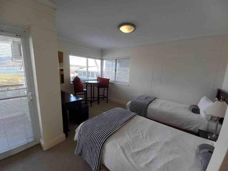 Waterfront - 1 South Quay Lovely Two Bed On Water كنيسنا المظهر الخارجي الصورة